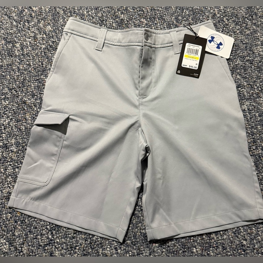 Under Armour boys golf shorts, NEW